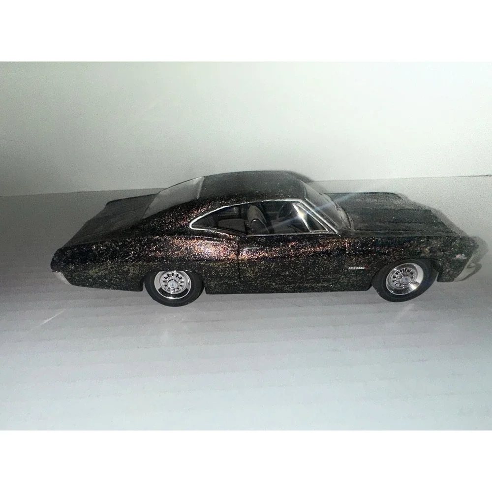 Jada 1:24 Scale 1967 Chevrolet Impala SS Collectible Model Car